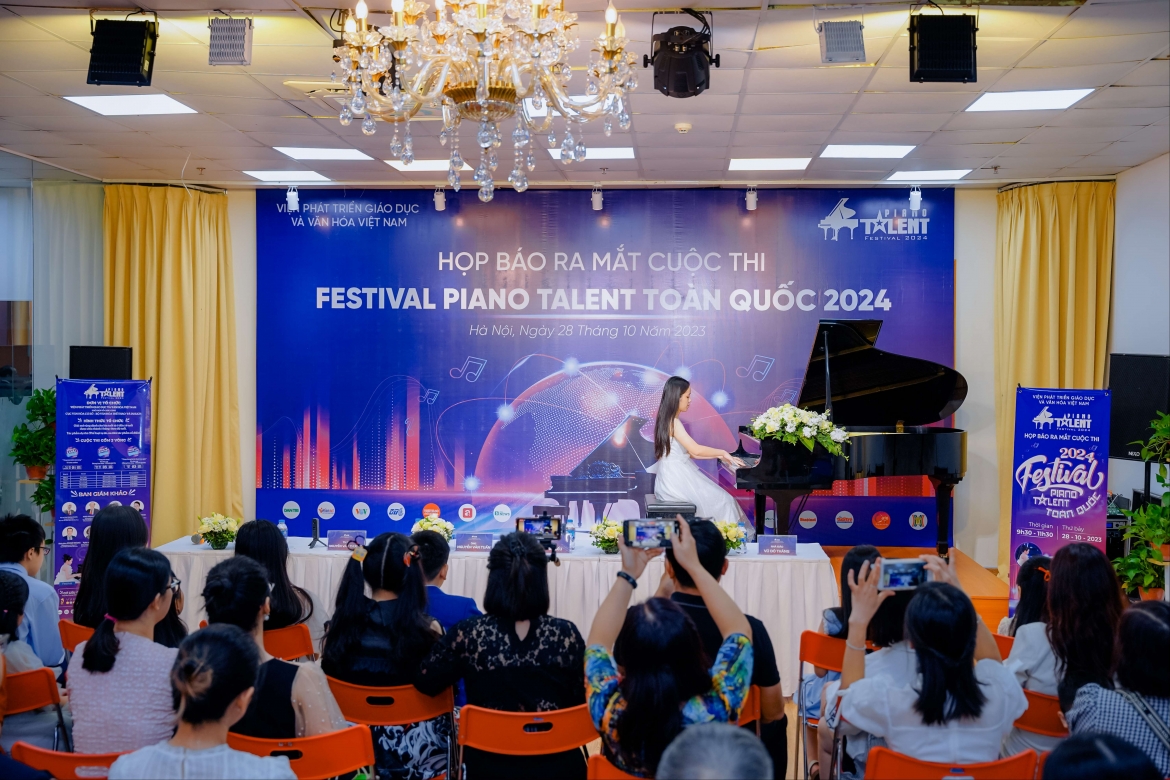 Họp báo ra mắt Cuộc thi Piano mở rộng toàn quốc 2024.