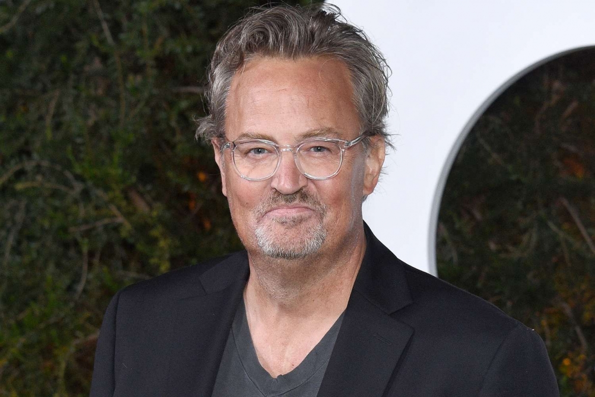 Nam diễn viên "Friends" Matthew Perry qua đời ở tuổi 54.