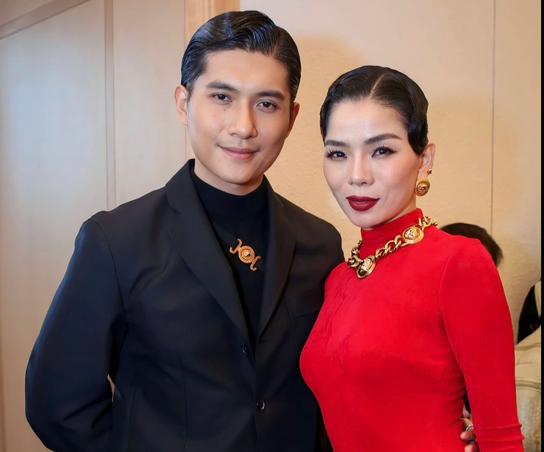 Cùng tham gia "Chị đẹp đạp gió rẽ sóng" nhưng ở vai trò khác nhau, ca sĩ Lệ Quyên tiết lộ cô và bạn trai Lâm Bảo Châu giao ước không được quan tâm nhau thái quá trong chương trình để đảm bảo tính chuyên nghiệp.