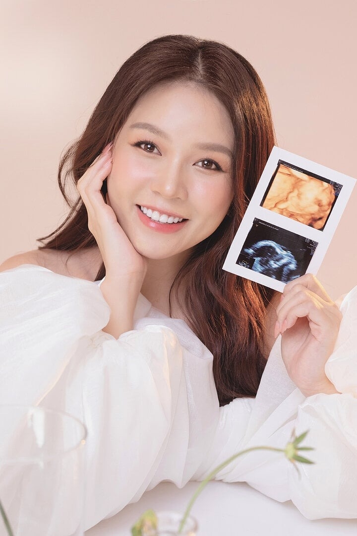 Diễn viên Sam cho biết hành trình có em bé không hề dễ dàng, rất gian nan, cô phải đối mặt với nhiều vấn đề về sức khoẻ.