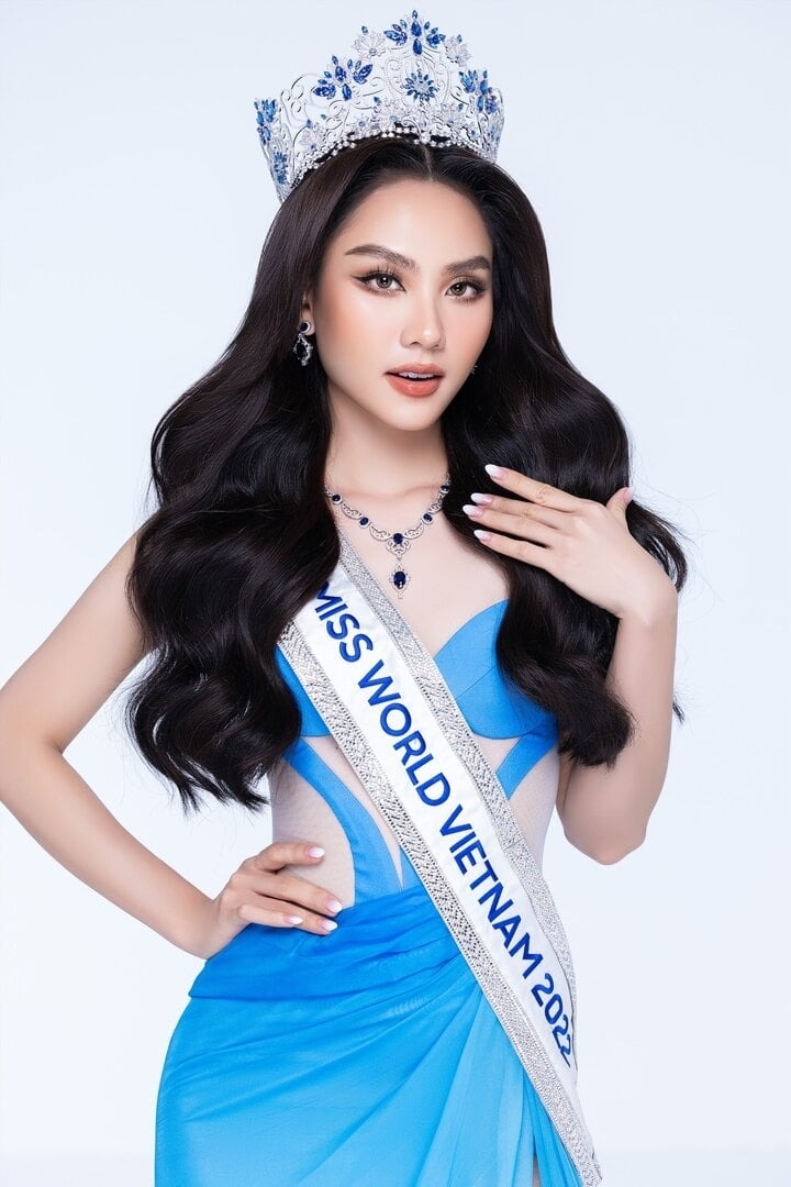 Hoa hậu Thế giới Việt Nam 2022 Mai Phương cho hay, với cô chuyện tình yêu sẽ không tồn tại bất cứ rào cản nào, đặc biệt là về địa vị: "Đối với Mai Phương, khi Trái đất còn xoay là mọi thứ còn thay đổi. Phương nói thẳng luôn là không có rào cản gì, cho tới khi mình thật sự quen nhau và tìm hiểu. Nếu như không hợp thì thôi. Trong tình yêu, mọi thứ rất khó nói trước".