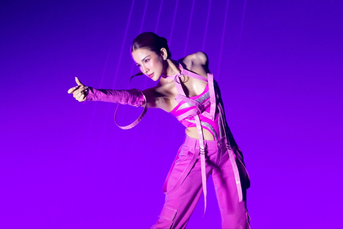 Diệp Lâm Anh khéo léo khoe thế mạnh nhảy hip hop trên nền nhạc "I Will Survive".