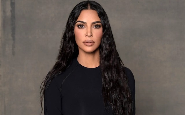 Kim Kardashian đã thổ lộ về những khó khăn khi phải làm mẹ đơn thân trên The Kardashians.