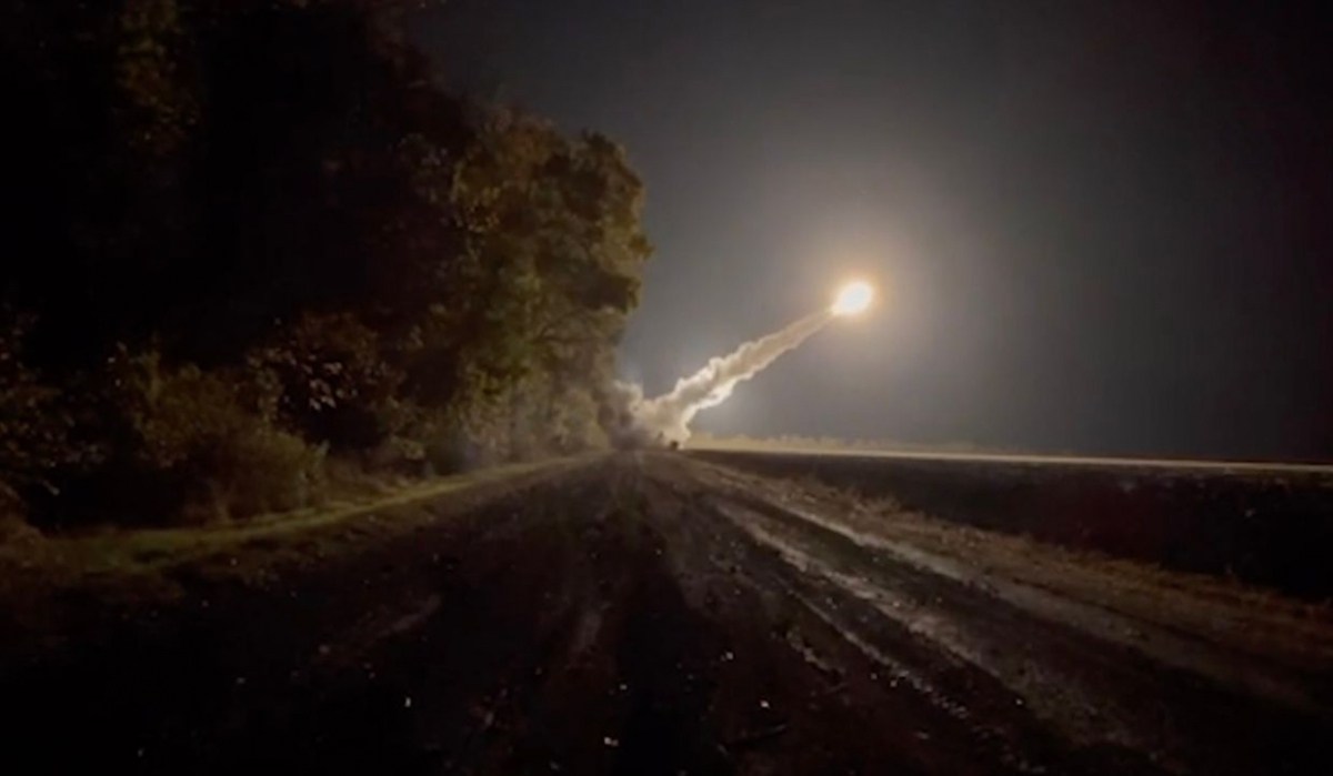 Ukraine phóng tên lửa ATACMS hôm 17/10/2023. Ảnh: Telegram Valerii Zaluzhnyi