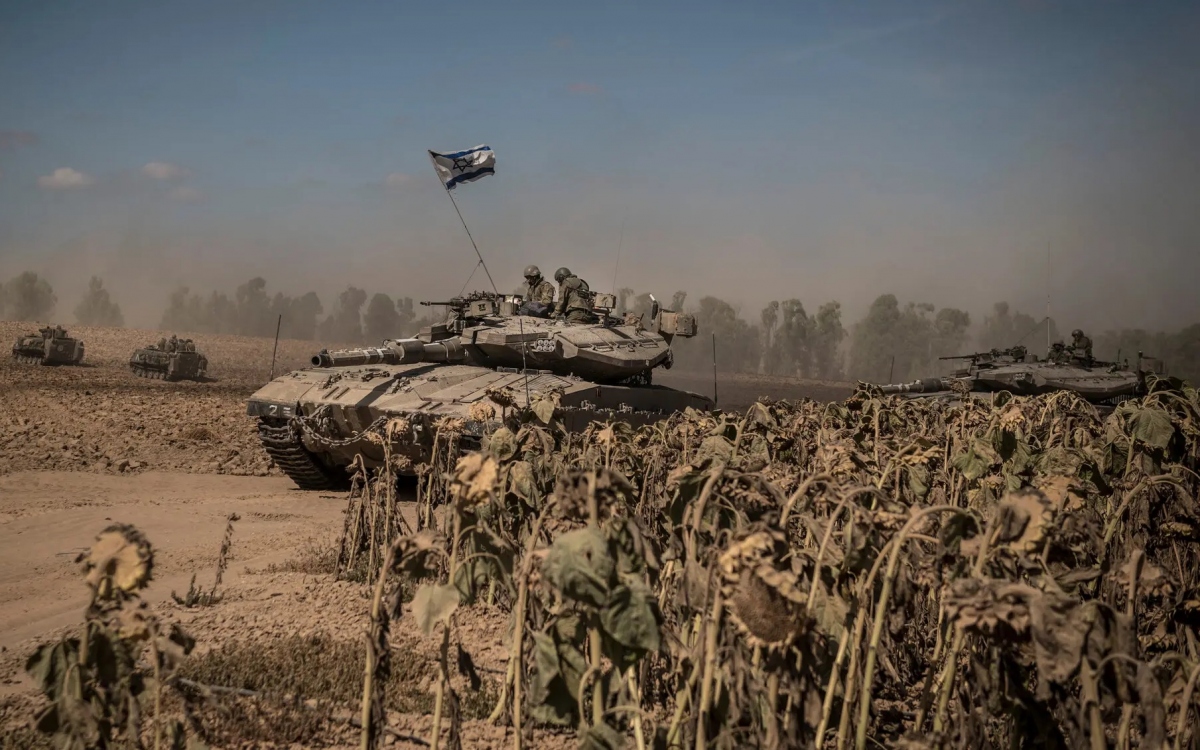 Xe tăng Israel ở gần thành phố Sderot tại vùng biên giới với Gaza trong cuộc chiến Gaza năm 2014. Ảnh: Nytimes.