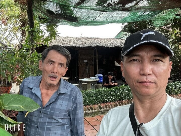 Những năm gần đây, cái tên Thương Tín không còn nhận được nhiều thiện cảm từ khán giả như trước. Quá nhiều ồn ào liên quan đến chuyện tiền bạc và cách đối nhân xử thế khiến hình ảnh ông phần nào "sứt mẻ". Nhạc sỹ Tô Hiếu - người đang hỗ trợ Thương Tín - chia sẻ: "Thương Tín tâm sự bị nhiều khán giả gọi tới làm phiền, mắng mỏ. Họ nói từng rất mến mộ nhưng đã quay lưng sau khi biết những ồn ào về tiền bạc của ông. Nhiều người muốn Thương Tín giải thích về chiếc xe hơi từng được mạnh thường quân mua tặng". (Theo: VTC News)