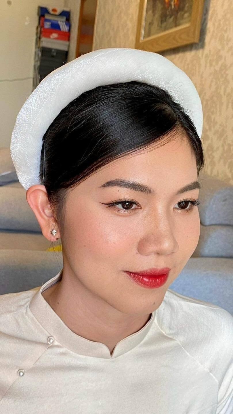Cô gái sinh năm 1996 khiến người hâm mộ trầm trồ vì vẻ đẹp nữ tính.
