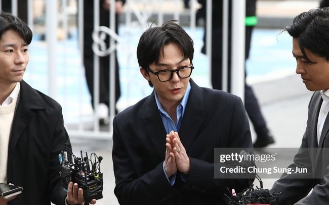 Theo nguồn tin từ Hankook Ilbo, G-Dragon đã nhận được kết quả xét nghiệm âm tính với ma tuý dựa trên xét nghiệm mẫu tóc. Như vậy, đây là kết quả âm tính thứ hai của nam thần tượng liên quan tới cuộc điều tra ma tuý này. (Theo: VTV News)
