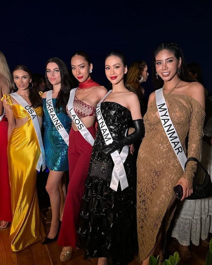 Các thí sinh Miss Universe 2023 đang có những trải nghiệm phong phú tại El Salvador. Trong hình ảnh mới nhất, Bùi Quỳnh Hoa trang điểm với phong cách sắc nét, sang trọng dự tiệc tối và ngắm pháo hoa. (VTC News)