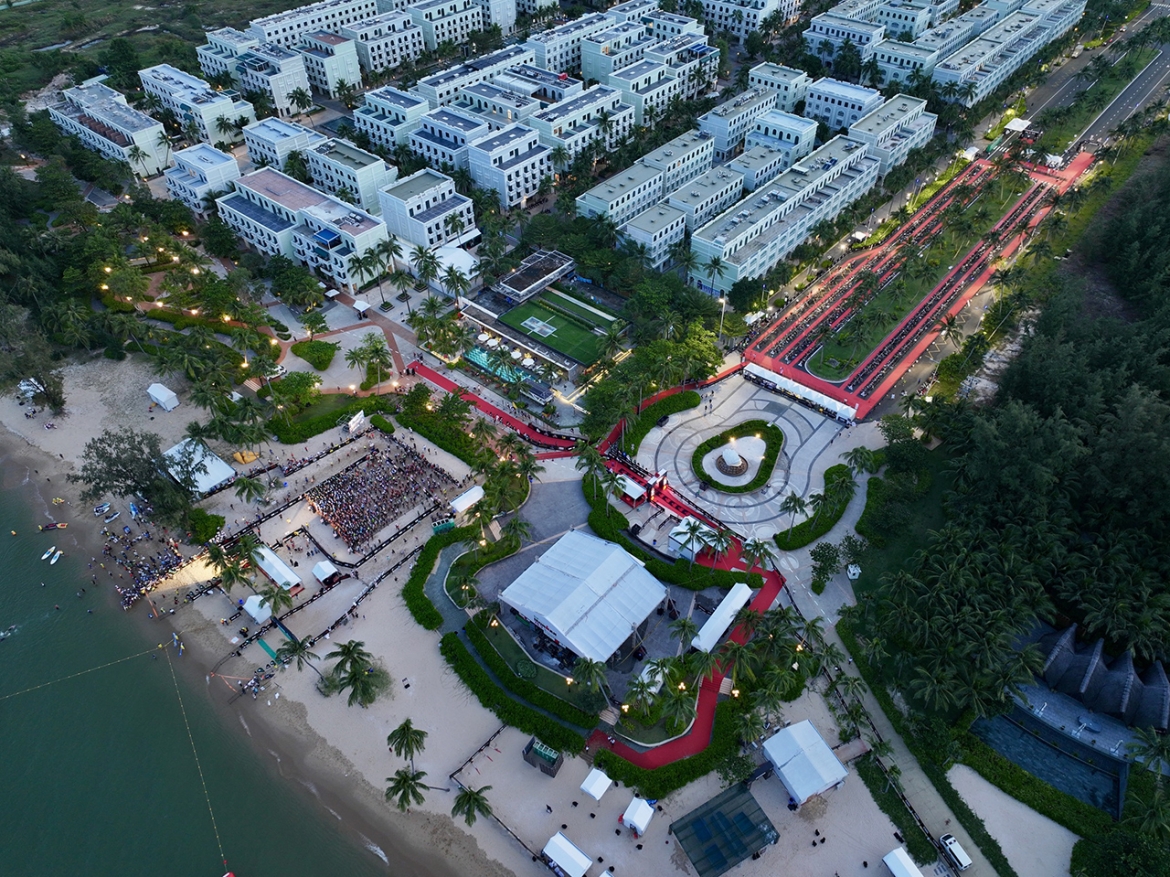 Địa điểm tổ chức – Khu phức hợp nghỉ dưỡng và giải trí Phu Quoc Marina được đánh giá cao nhờ đáp ứng một cách trọn vẹn các nhu cầu của VĐV và du khách trong việc luyện tập, thi đấu, cũng như lưu trú và giải trí trong suốt thời gian diễn ra giải. Ảnh: BIM Group IRONMAN 70.3 Phú Quốc