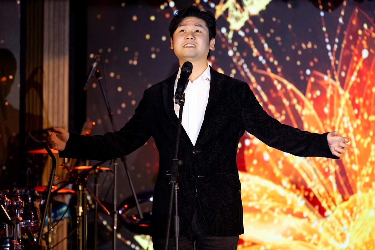 Nghệ sĩ Hà Miên và ca sĩ thính phòng Thăng Long, con rể của diva Thanh Lam có màn kết hợp ăn ý.