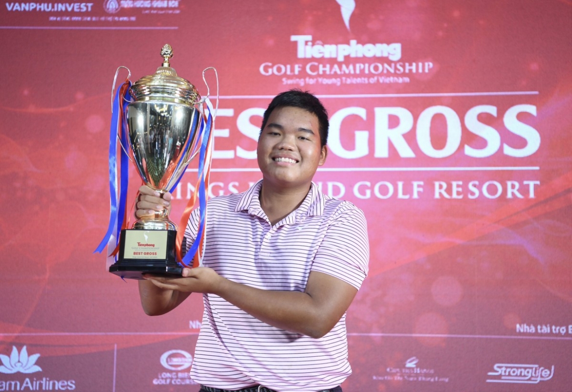 Nguyễn Đức Sơn vô địch Tiền Phong Golf Championship 2023.