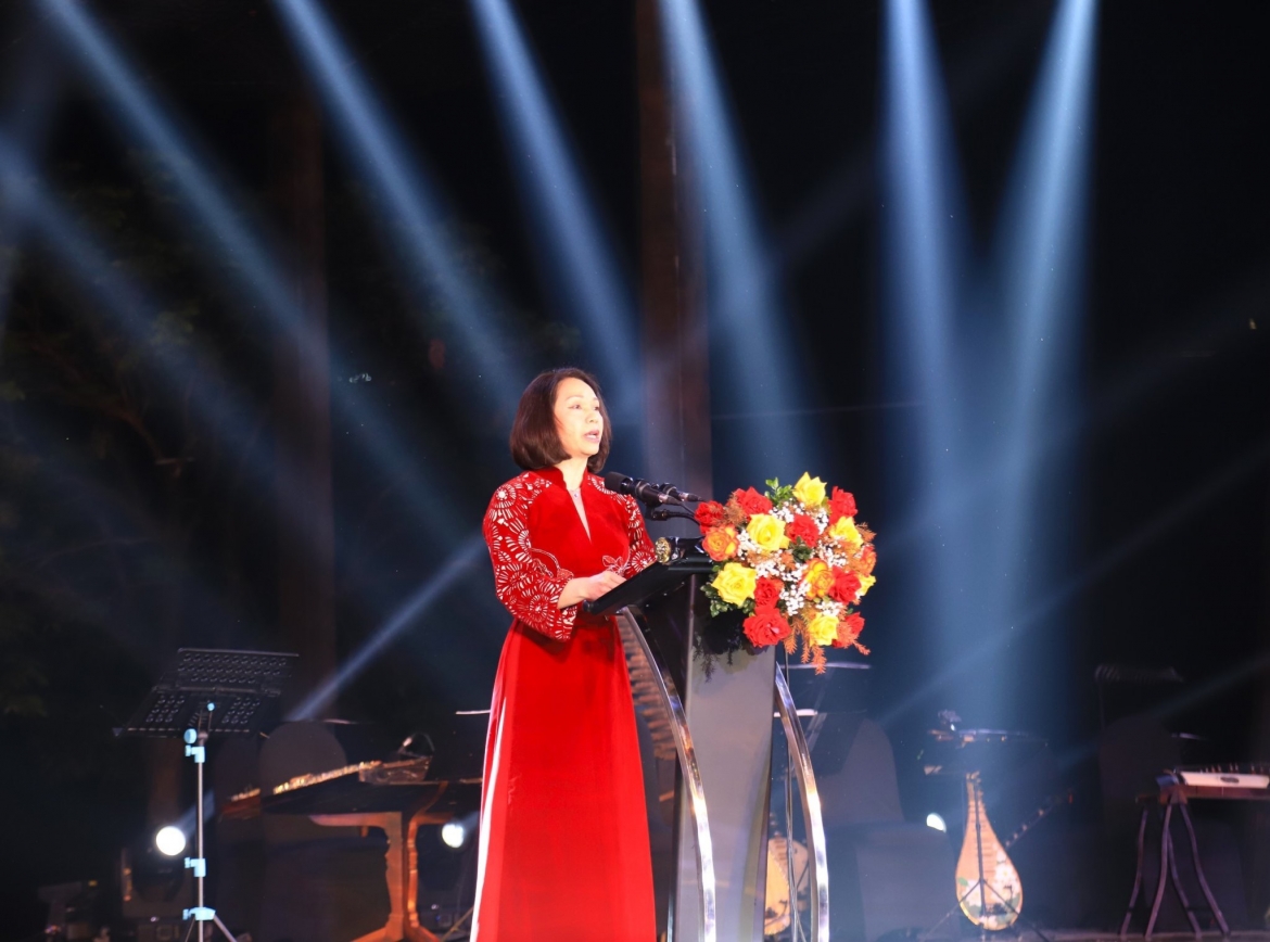 Bà Vũ Thu Hà, Phó Chủ tịch UBND TP Hà Nội phát biểu tại lễ khai mạc.