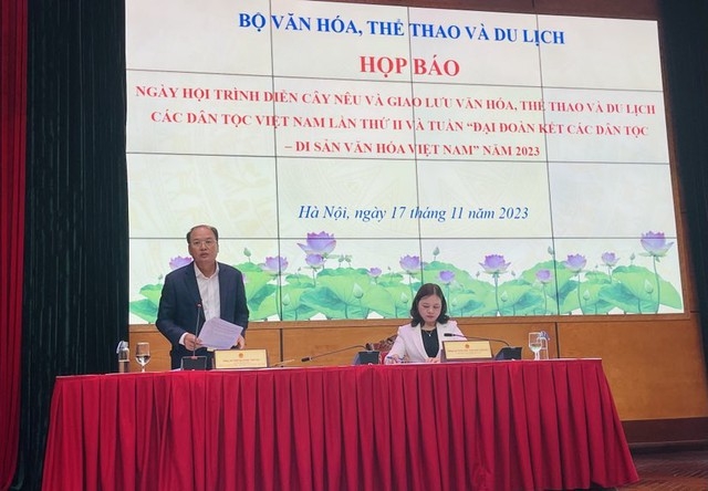 Ban tổ chức họp báo thông tin về Ngày hội.
