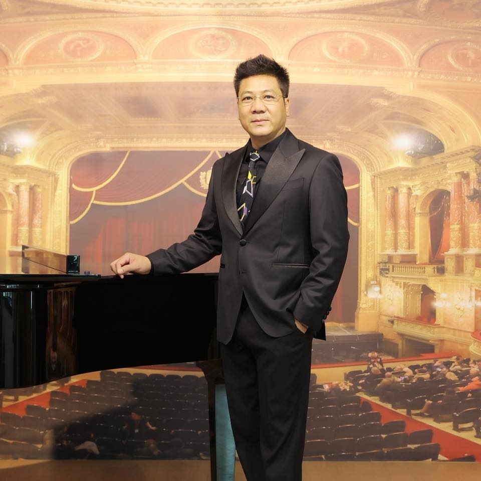 NSND Quốc Hưng - người nghệ sĩ đã đồng hành với nhạc sĩ Nguyễn Thành Trung trong suốt những dự án âm nhạc của nhạc sĩ.