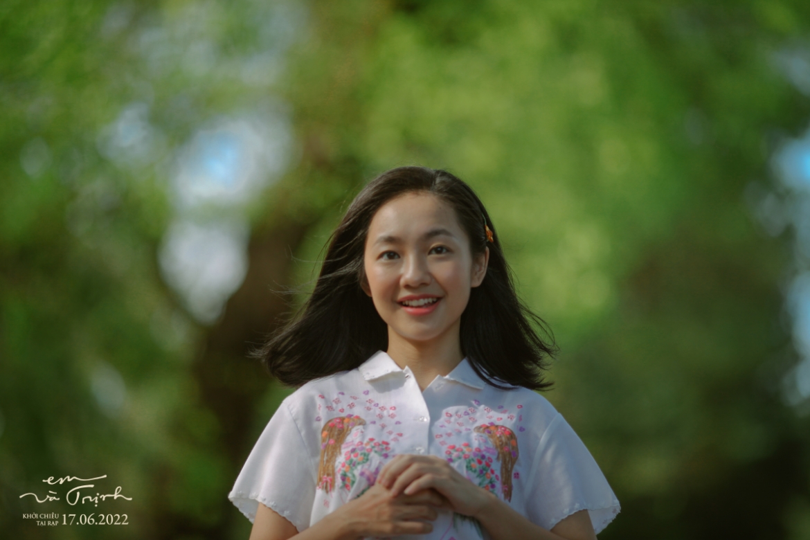 Sở hữu nhan sắc ngọt ngào, thuần khiết cùng chất giọng biểu cảm, cô được các bạn trẻ biết đến với tư cách một người có ảnh hưởng trên mạng xã hội (KOL) và diễn viên lồng tiếng.