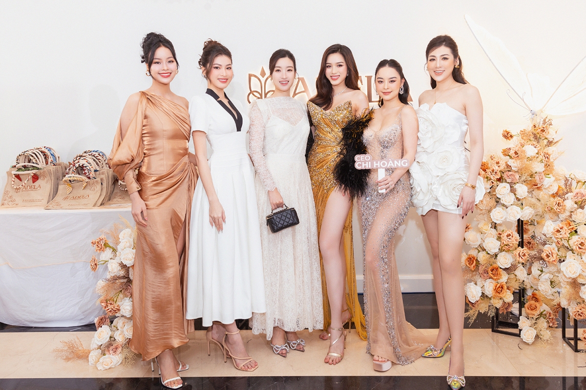 Dàn người đẹp đến chúc mừng Đỗ Thị Hà