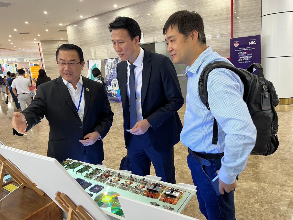 Trường Đại học Bách khoa TP.HCM trưng bày hơn 14 sản phẩm vi mạch tại Triển lãm quốc tế Đổi mới sáng tạo Việt Nam ngày 28/10 tại Hà Nội (Ảnh: Fp Trường ĐH BK)