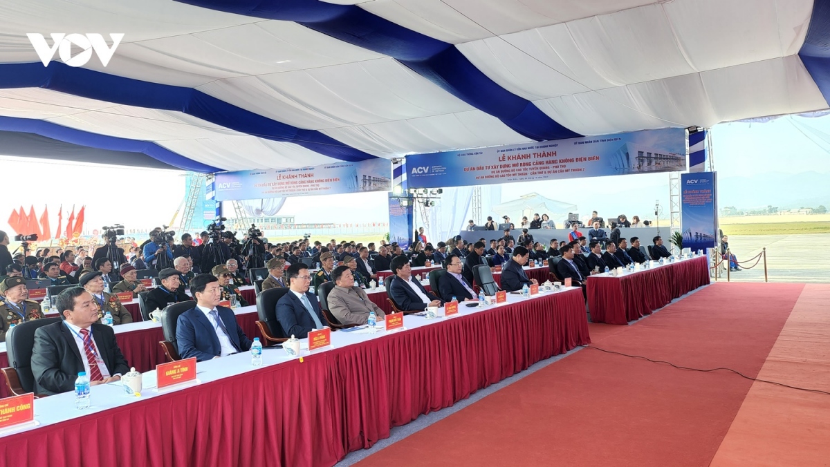 Các đại biểu dự lễ khánh thành