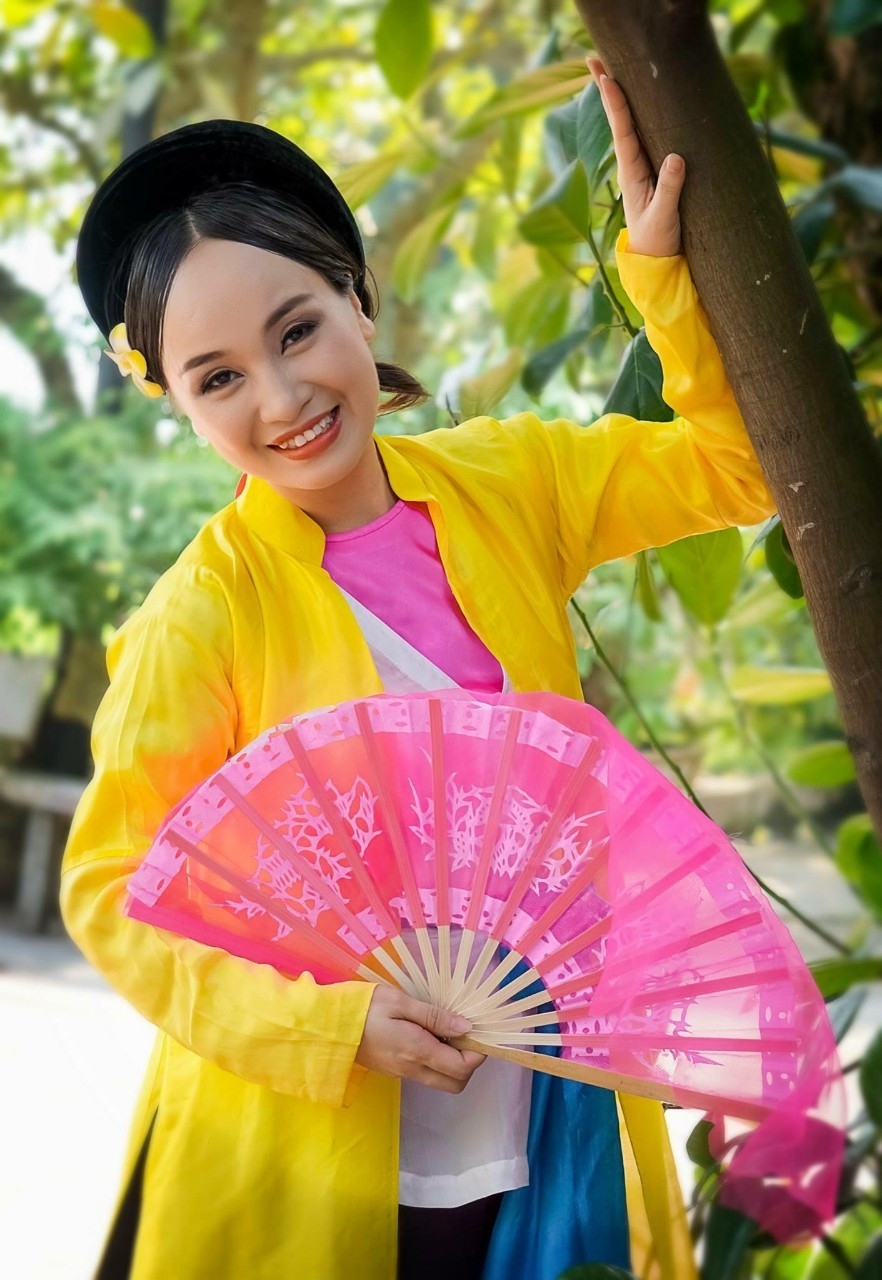 NSƯT Thu Huyền