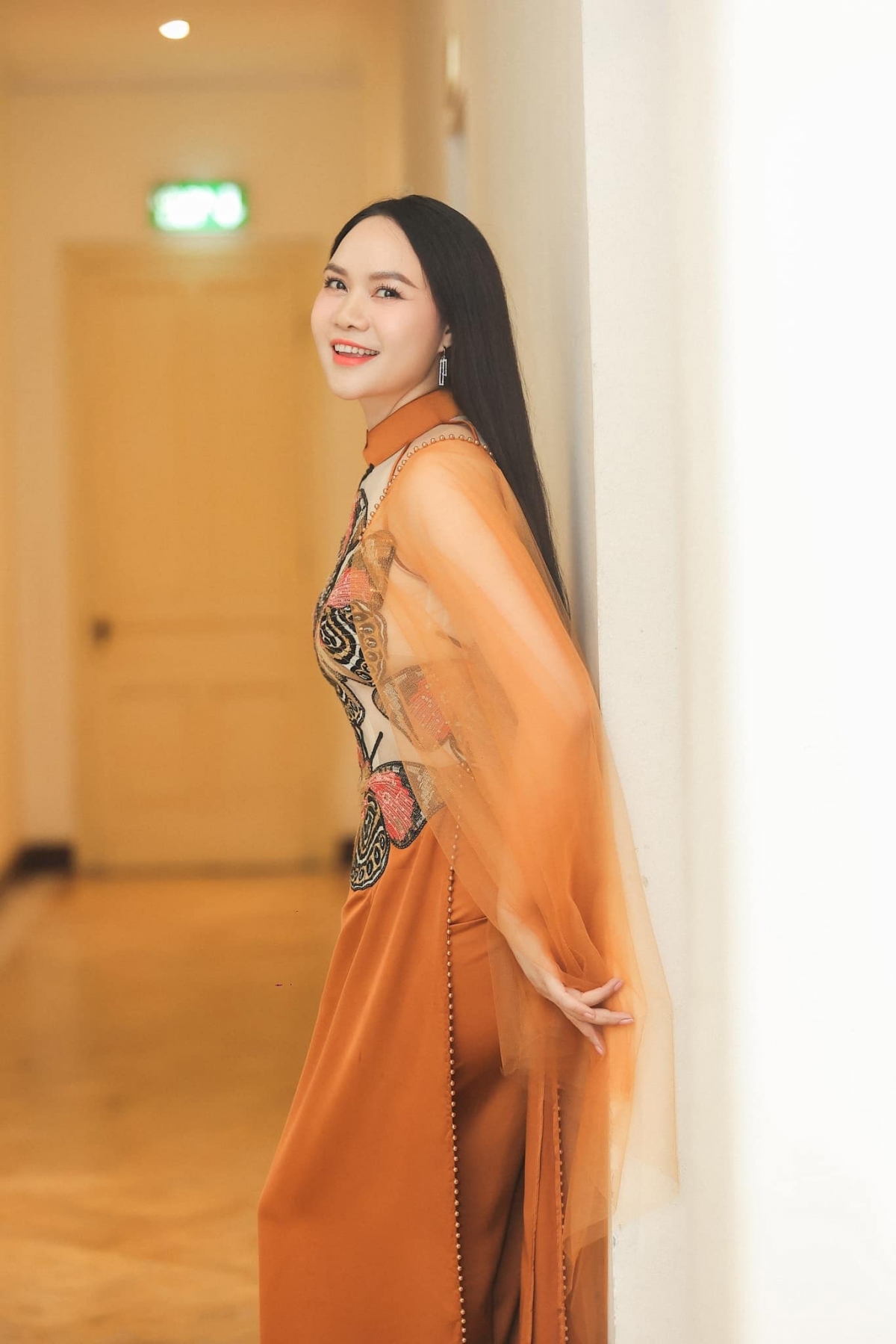 Nữ ca sĩ từng giành giải Nhất cuộc thi Tiếng hát truyền hình Hà Nội năm 1996, huy chương vàng trong nhiều cuộc thi âm nhạc chuyên nghiệp toàn quốc... 