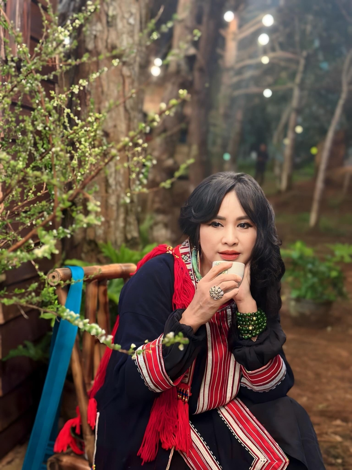 Diva Thanh Lam khoe vẻ đẹp tràn đầy năng lượng giữa đất trời Măng Đen: "Cảm nhận cái lạnh và gió giữa mênh mông đất trời". (Theo: VTC News)