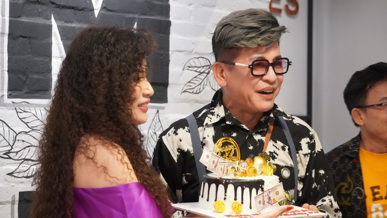 Dù công việc bận rộn, Thanh Bạch nhận lời góp mặt trong show "Ngọc Lan trong tôi". “Chị là một người có giọng “mỏng manh sương khói” nhưng độ truyền đạt cảm xúc cực kỳ mạnh. Đến nay, Ngọc Lan đã giã từ chúng ta 22 năm. Với đêm nhạc này những ai yêu Ngọc Lan sẽ có cơ hội được sống lại những cảm xúc như thế”, anh chia sẻ. (Nguồn: VietNamNet)