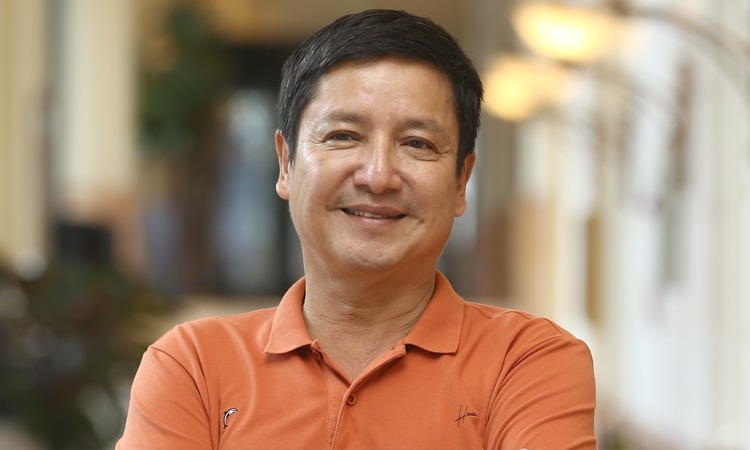 Thông tin NSƯT Chí Trung bị trượt danh hiệu Nghệ sĩ Nhân dân (NSND) khiến nhiều người tiếc nuối và khó hiểu. Có nhiều tin đồn cho rằng, nam nghệ sĩ này bị trượt danh hiệu là do ly hôn, đạo đức có vấn đề. NSƯT Chí Trung cho biết: "Người ta đồn tôi bị trượt danh hiệu NSND do ly hôn vợ, đạo đức có vấn đề… khổ thân tôi quá! Thú thật, nói bị trượt danh hiệu mà không buồn là không đúng. Nhưng tôi không quá sốc, không quá thất vọng vì bao lâu nay tôi đã không hy vọng rồi. Nếu hy vọng thì ngày xưa, hồi dễ dàng… tôi đã loay hoay, cạy cục để được phong tặng danh hiệu Nghệ sĩ Nhân dân rồi. Thậm chí, tôi còn không biết ông Vụ trưởng Vụ Thi đua – Khen thưởng (Bộ VHTTDL) là ai. Ngày xưa, có lần ngồi cạnh vị Vụ trưởng này tôi còn hỏi: "Ông là ai, làm ở phòng ban nào bên Bộ VHTTDL". (Theo: Dân Việt)