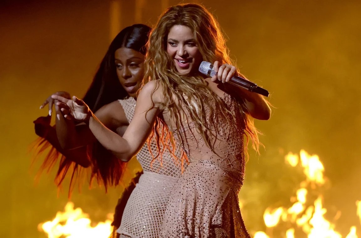 Shakira được Forbes nhắc đến là người đã “kiếm được hàng chục triệu đô” trong danh sách năm 2013 nhưng không nằm trong top 10