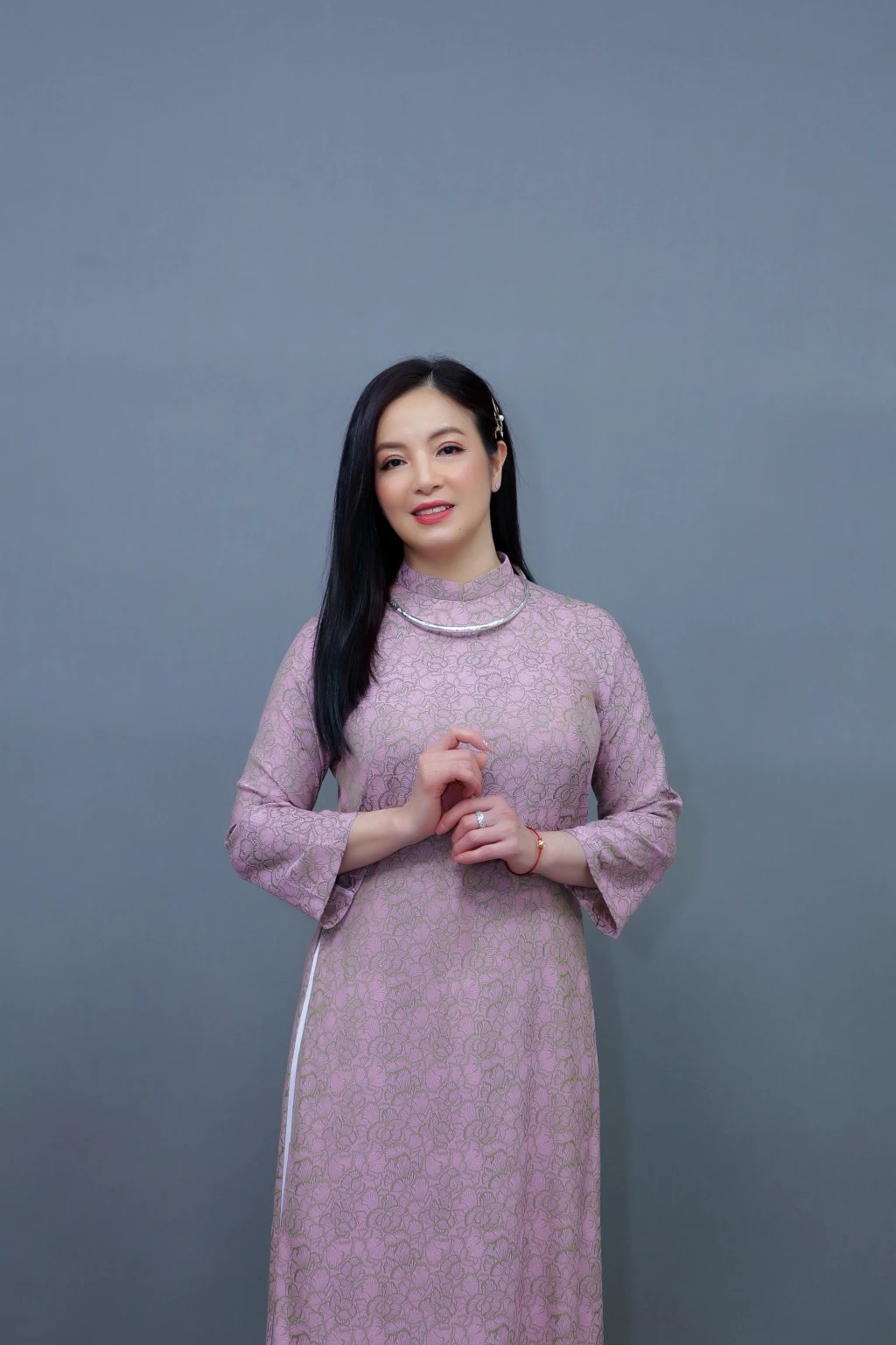 Trong chương trình Đời nghệ sĩ, Như Hảo có dịp trải lòng về những thăng trầm trong nghề, đặc biệt là quyết định trở lại ca hát sau đổ vỡ.  Từng có thời gian, Như Hảo vắng bóng trên thị trường âm nhạc vì muốn toàn tâm toàn ý cho gia đình. Sau đó, cuộc hôn nhân không trọn vẹn, nữ ca sĩ xem hạnh phúc là điều xa xỉ. Cô trở lại với nghệ thuật, may mắn được khán giả đón nhận. 
Như Hảo tâm sự tình yêu nghệ thuật đã ăn sâu vào trong máu, thôi thúc cô trở lại với nghề: “Những nốt nhạc không những bay lên mà còn quyện vào tim và sống cả đời với người nghệ sĩ. Tôi từng nghĩ sẽ dừng cuộc chơi nhưng không thể. Khi những nốt nhạc đã quyện vào tim, mình phải tìm cách để bay lên nữa, phải cất cao giọng hát của mình”. (Nguồn: Thanh niên)