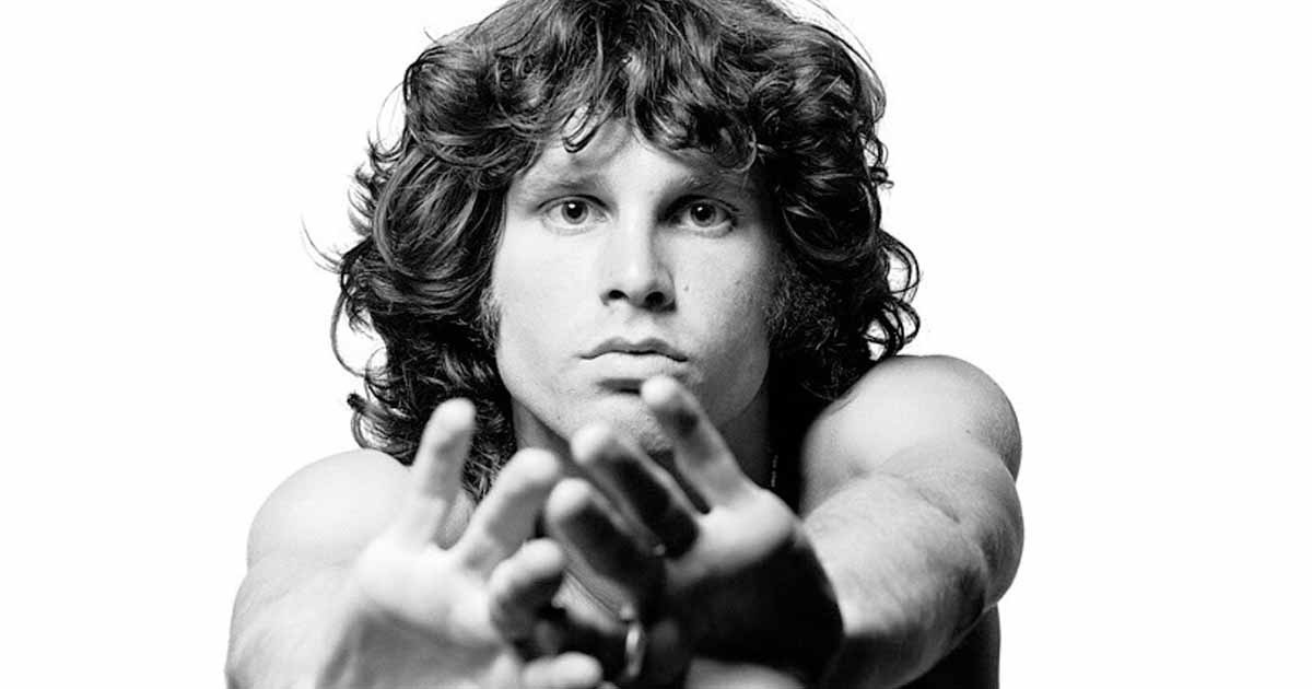 Jim Morrison là môt ca sĩ, nhạc sĩ và nhà thơ người nổi tiếng người Mỹ, đồng thời là giọng ca chính của ban nhạc rock Doors. Jim Morrison qua đời một cách bi thảm ở tuổi 27, được cho là do sử dụng heroin, dẫn đến cơn đau tim. Huyền thoại nhạc rock mất năm 1971.