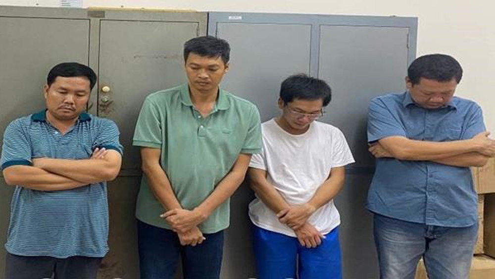 Các đối tượng tại cơ quan công an (Ảnh: Công an tỉnh Đồng Nai)