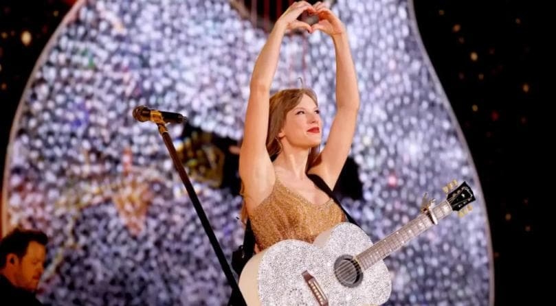 Taylor Swift tạo ra những cú hích tăng trưởng khó có thể hình dung cho những thành phố mà cô đặt chân tới để tổ chức đêm diễn. Ảnh: Reuters