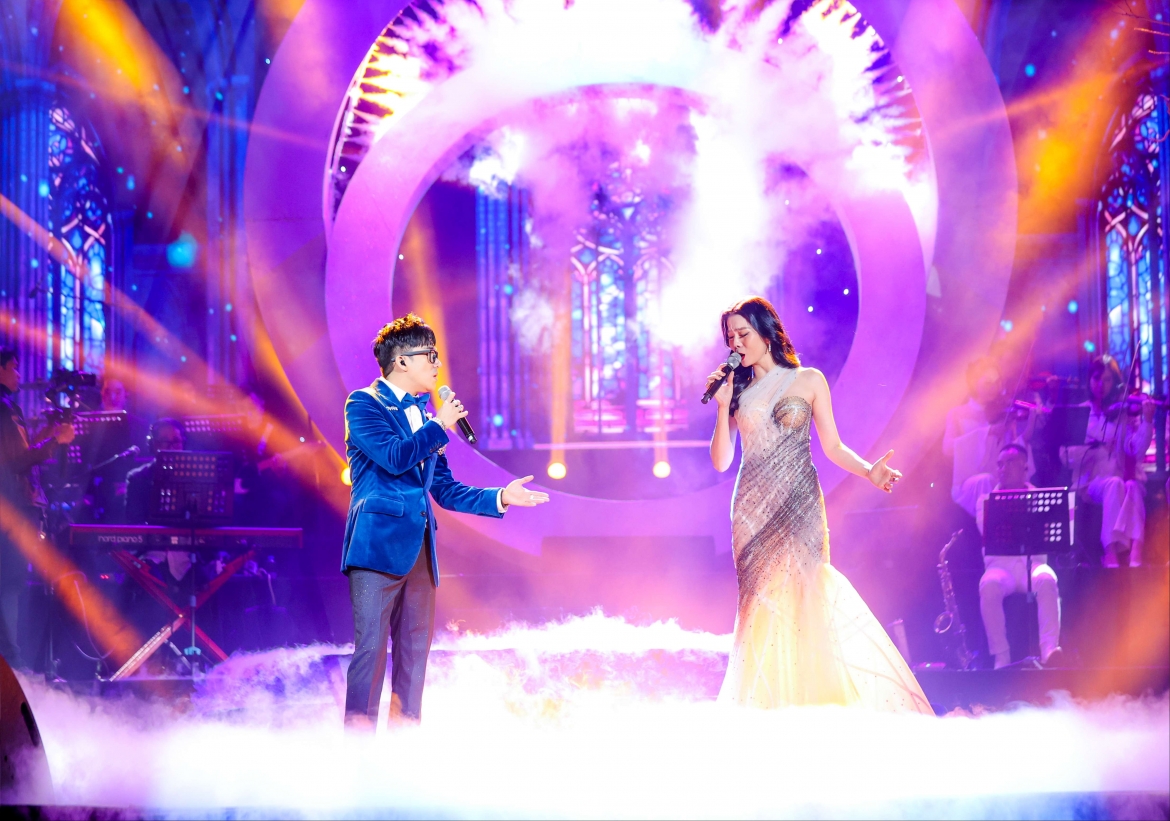 Màn song ca ăn ý của Quang Hà với Lệ Quyên ca khúc "Vì sao không thể - Vì sao em ơi".