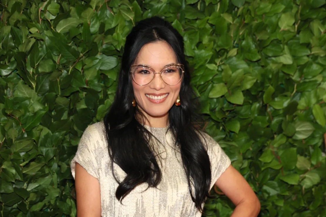 Ali Wong đã được mời làm MC chương trình Quả cầu vàng vào tháng 1/2024