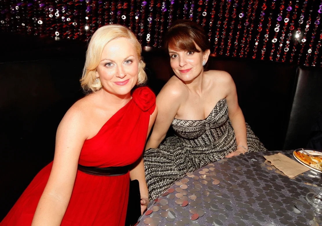 Amy Poehler và Tina Fey đã đồng tổ chức 4 lễ trao giải Quả Cầu Vàng.
