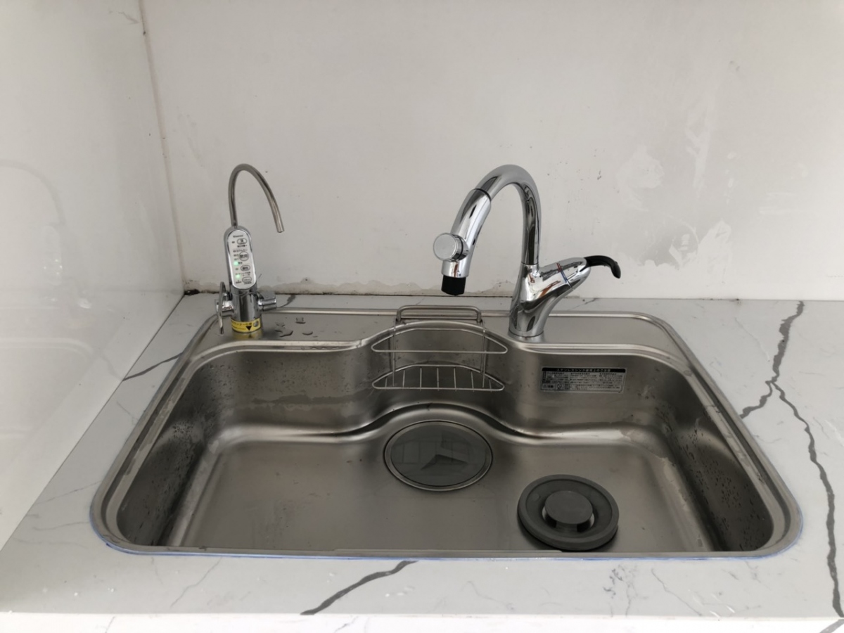 Với 1 hố kích cỡ lớn, việc cọ rửa những vật dụng lớn trở nên dễ dàng hơn