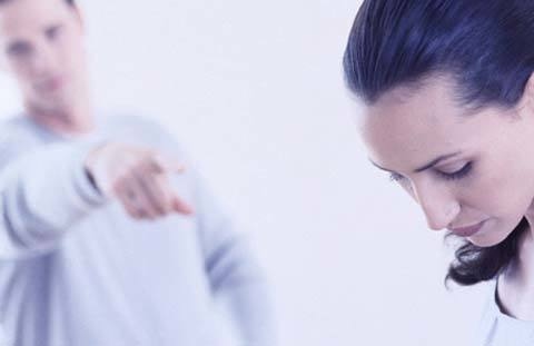 Nếu mọi người nhận xét vợ tốt hay xấu thì anh ấy mặc định tôi là như vậy (ảnh minh họa)