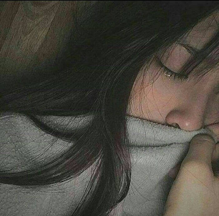 Tôi bật khóc khi biết bố giấu chị em tôi đi bán máu (ảnh minh họa)