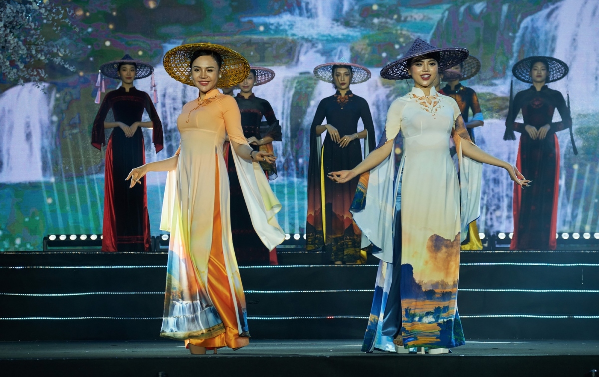 Thông qua những bộ sưu tập được thực hiện kỳ công, không chỉ là cầu nối trong các hoạt động đối ngoại, ngoại giao văn hoá của các cơ quan bộ ngành mà còn góp phần quảng bá Di sản - Văn hoá &amp; Du lịch Cao Bằng nói riêng và của Việt Nam nói chung". 