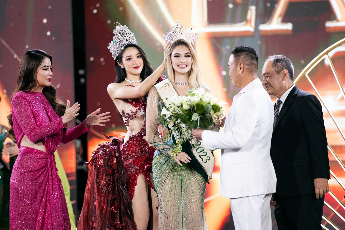 Tân Miss Earth Drita Zir