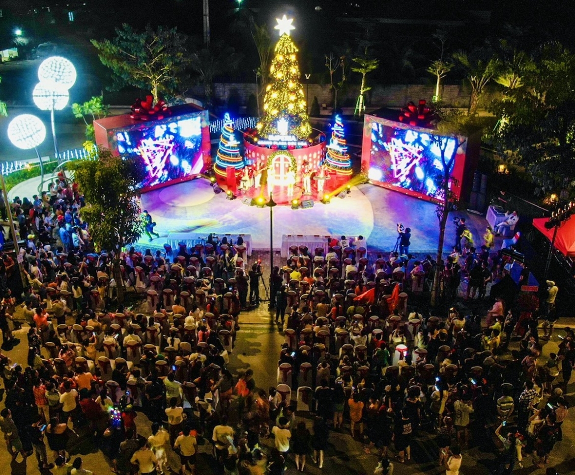 noel_som_imperia_grand_plaza_duc_hoa_1.jpg