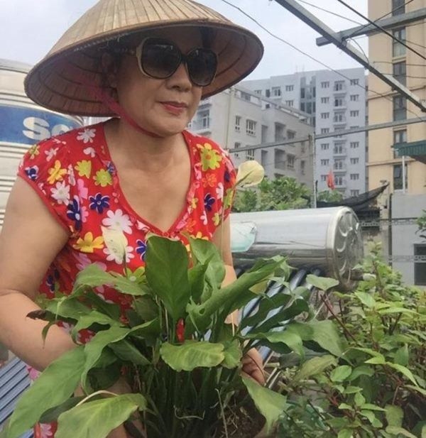 Thời trang ở nhà của nữ nghệ sĩ Hương Dung.