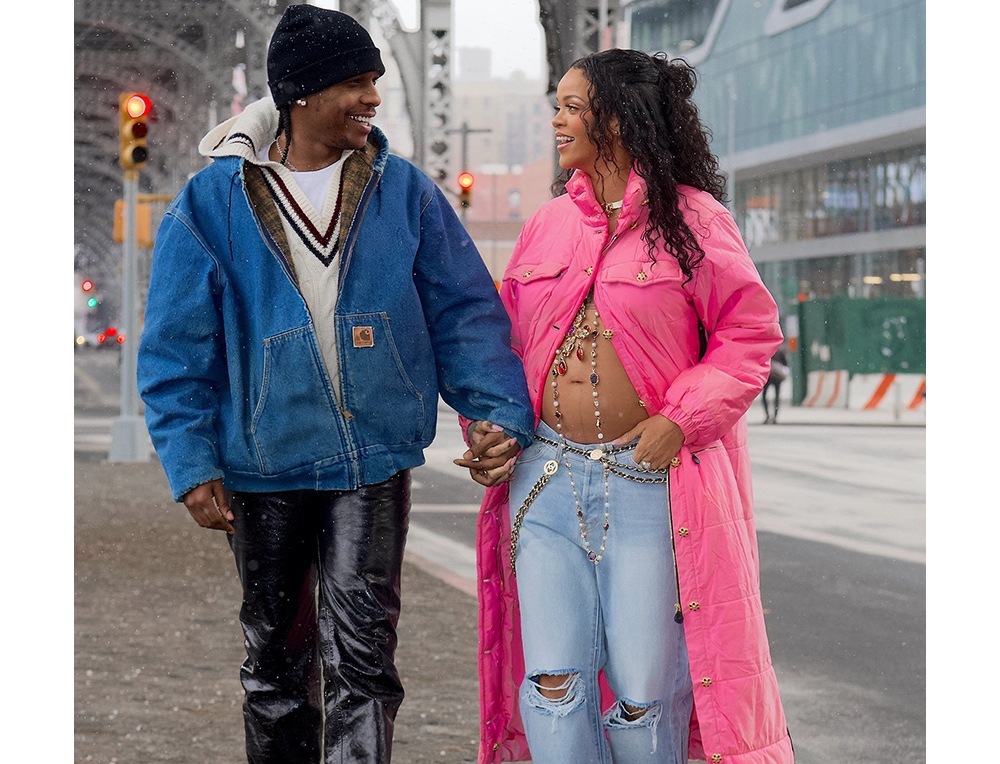 Rihanna và A$AP Rocky trong lần thông báo tin vui đầu tiên vào tháng 2/2022.