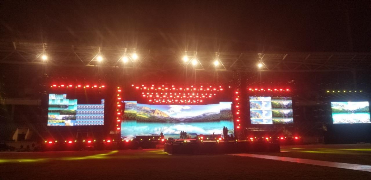 Sân khấu Đại nhạc hội Kpop Festival Open Air #2 đang dần hoàn thiện