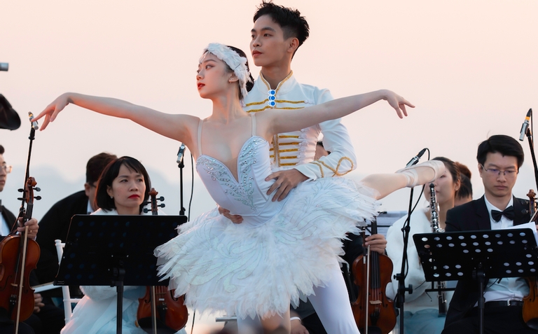 Biểu diễn ballet.