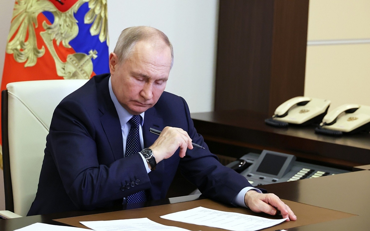 Tổng thống Nga Putin tại bàn làm việc. Ảnh: Sputnik.