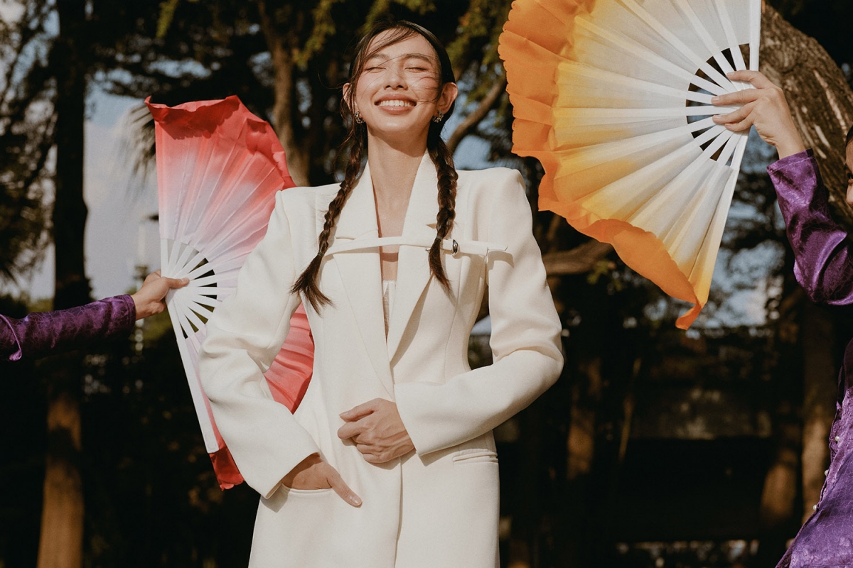 Có thể thấy, nhan sắc của Miss Grand International 2021 ngày càng thăng hạng, cô liên tục thay đổi phong cách, không ngại thử sức với nhiều tạo hình khác nhau, luôn làm mới mình mỗi lần xuất hiện, cùng với đó là những bình luận tích cực mà người hâm mộ dành tặng vì sự chỉn chu của mình.