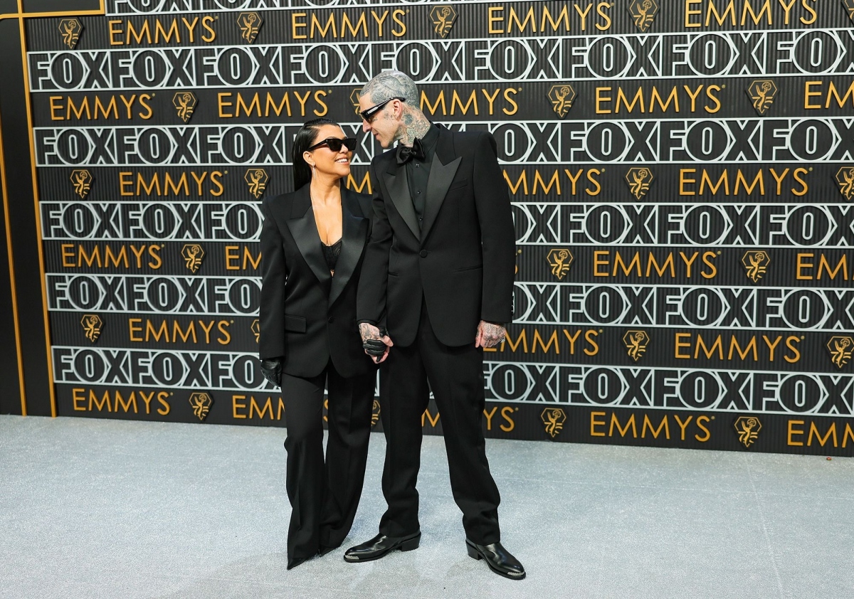 Kourtney Kardashian và Travis Barker.