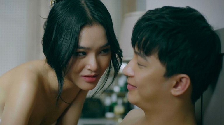 Cù Thị Trà luôn cố gắng diễn ra vẻ trơ trẽn của tiểu tam Anh Thu.